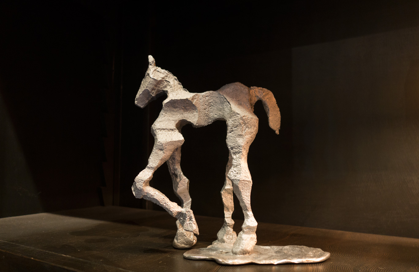Glyphs – aluminum, Horse facing left