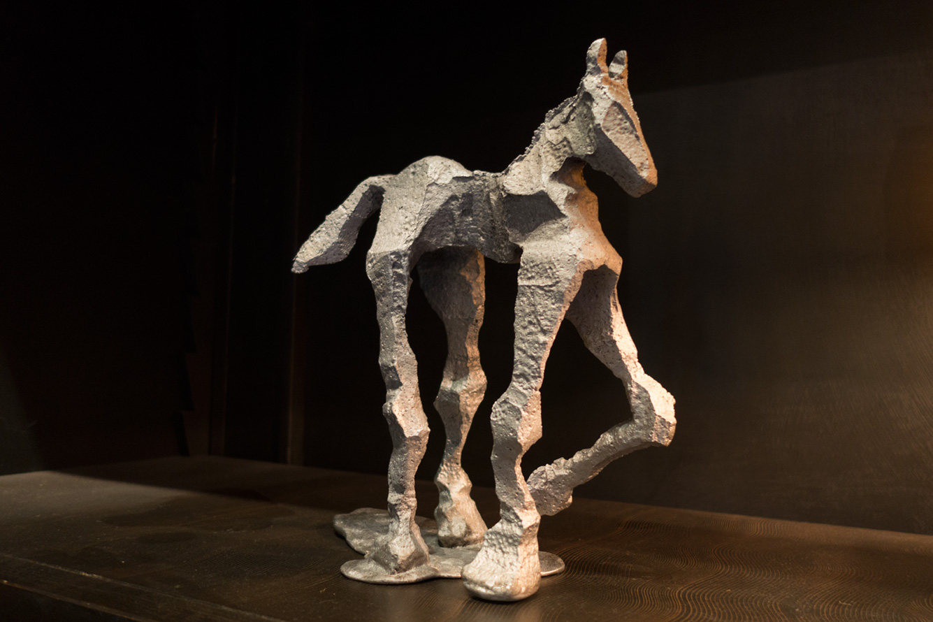 Glyphs – aluminum, Horse facing right