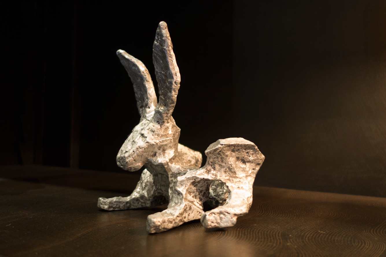 Glyphs – aluminum, Bunny facing left
