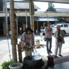 Demonstration of using the women's fountain by Hiromi-San